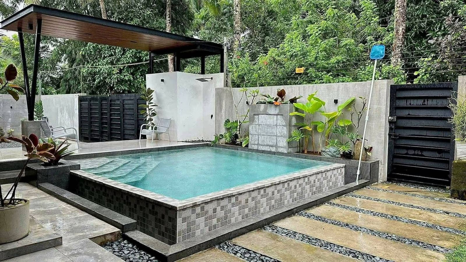 Heated pool